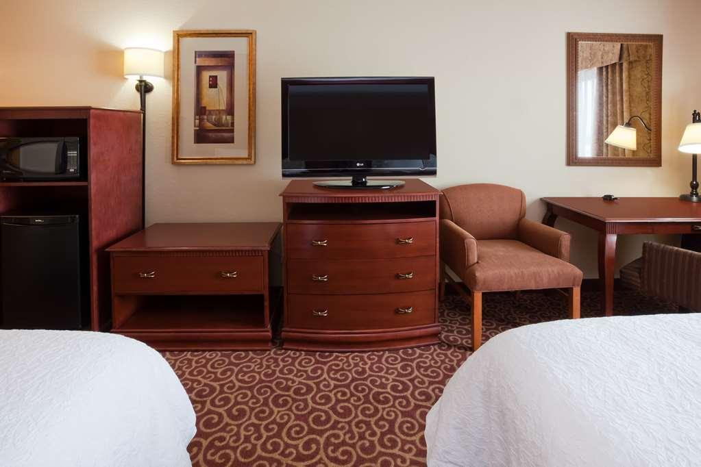 Hampton Inn Fairmont Habitación foto
