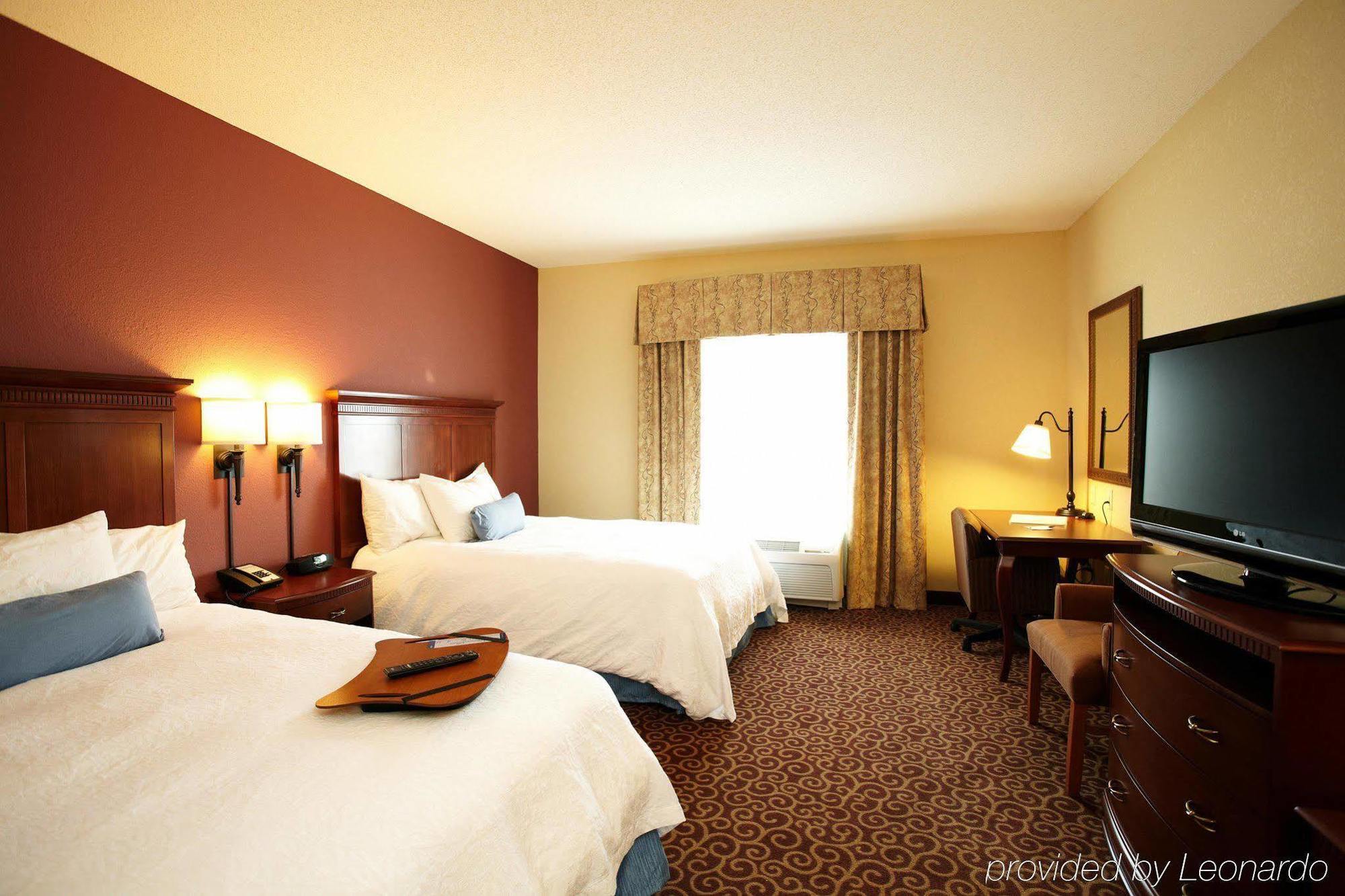 Hampton Inn Fairmont Habitación foto