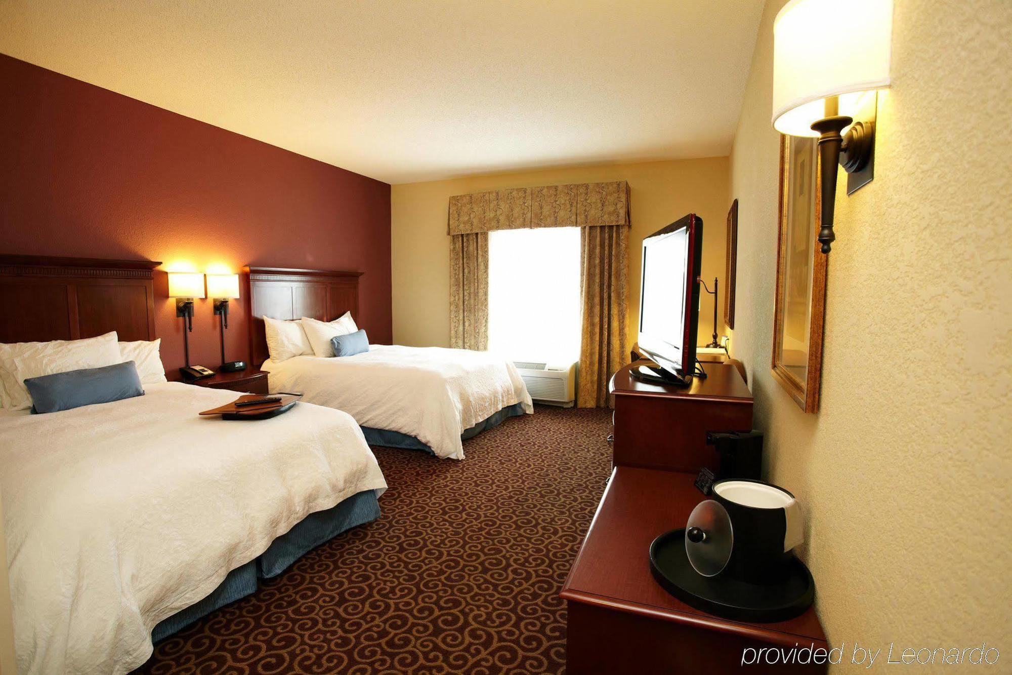 Hampton Inn Fairmont Habitación foto