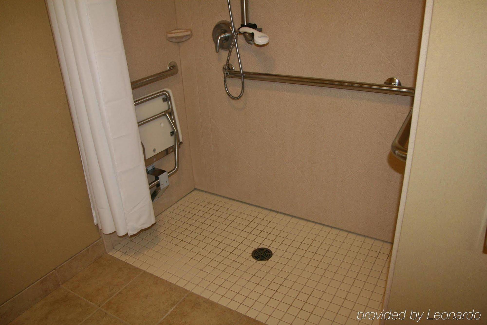 Hampton Inn Fairmont Habitación foto