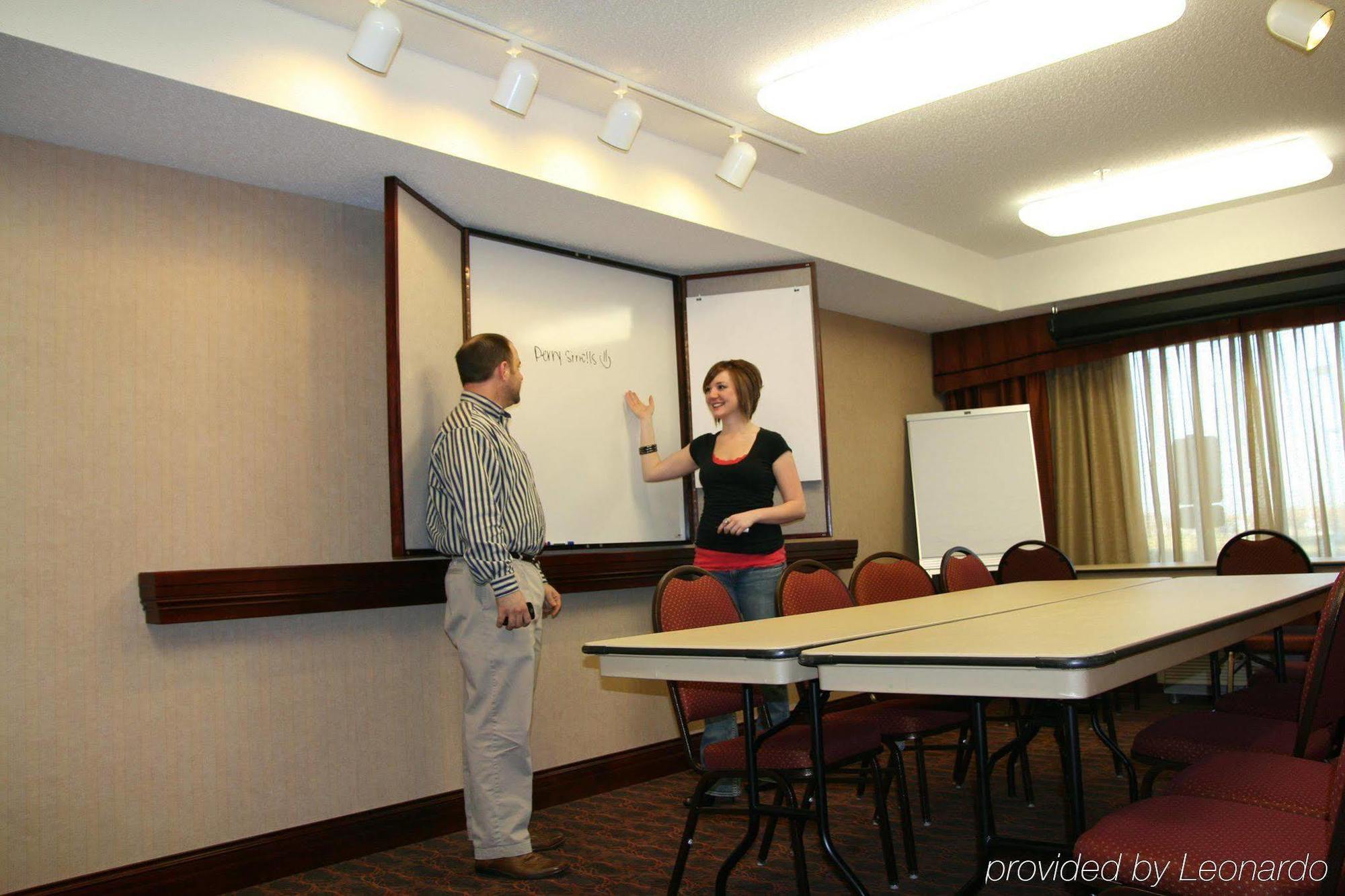 Hampton Inn Fairmont Facilidades foto