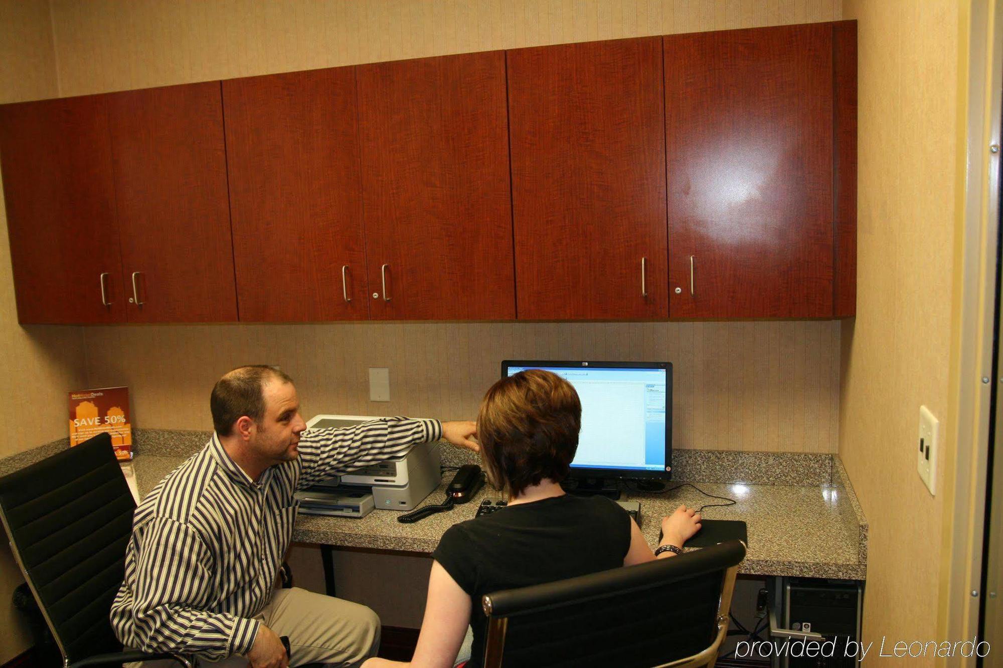 Hampton Inn Fairmont Facilidades foto