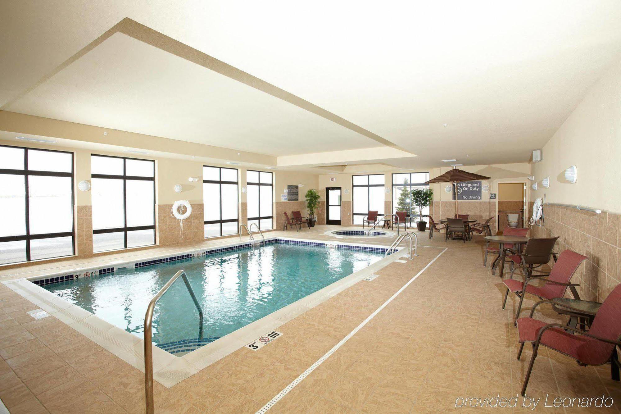 Hampton Inn Fairmont Facilidades foto